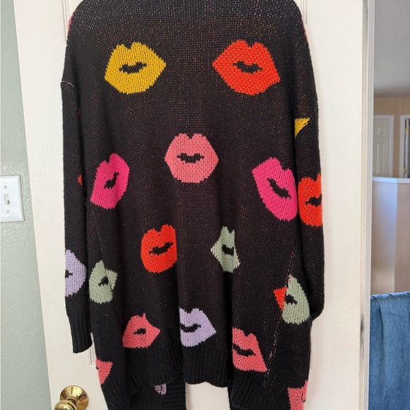 Torrid Black Open-Front Knit Cardigan Colorful Lips Print – Size 1 (XL/14-16) - Picture 4 of 4